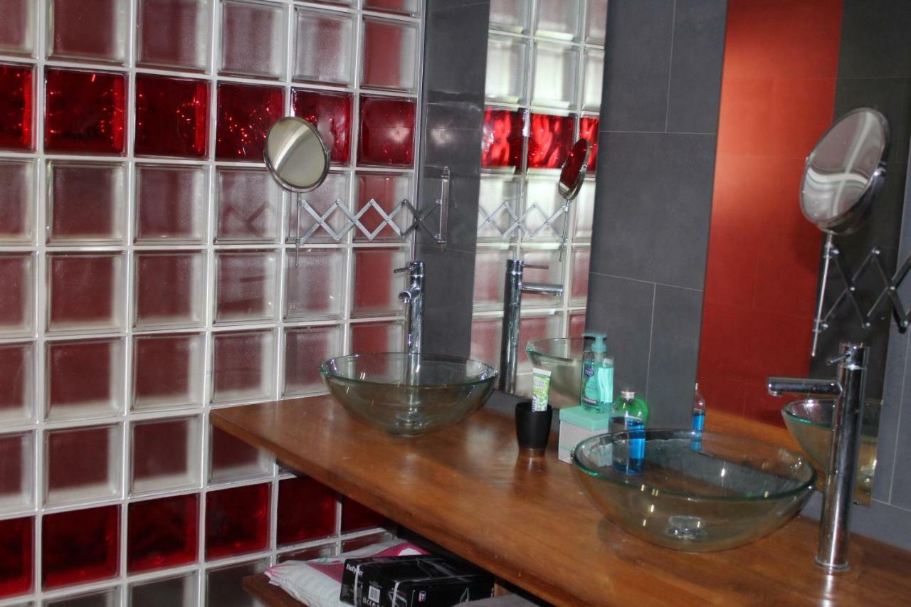 Les Tresors De Lizzie Hotel Coutras Bagian luar foto