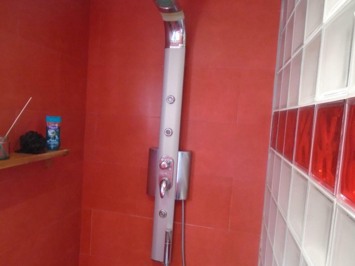 Les Tresors De Lizzie Hotel Coutras Bagian luar foto