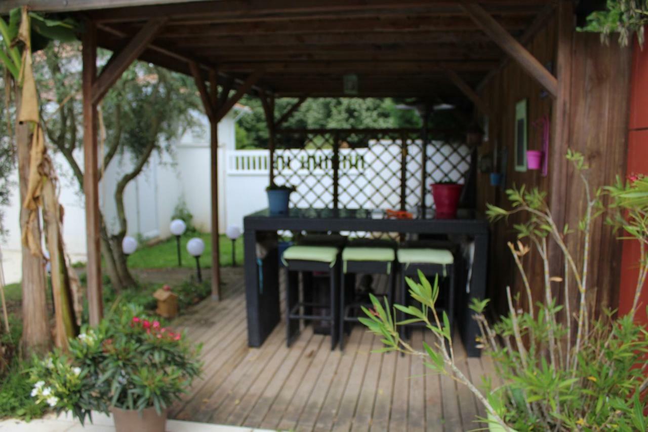 Les Tresors De Lizzie Hotel Coutras Bagian luar foto