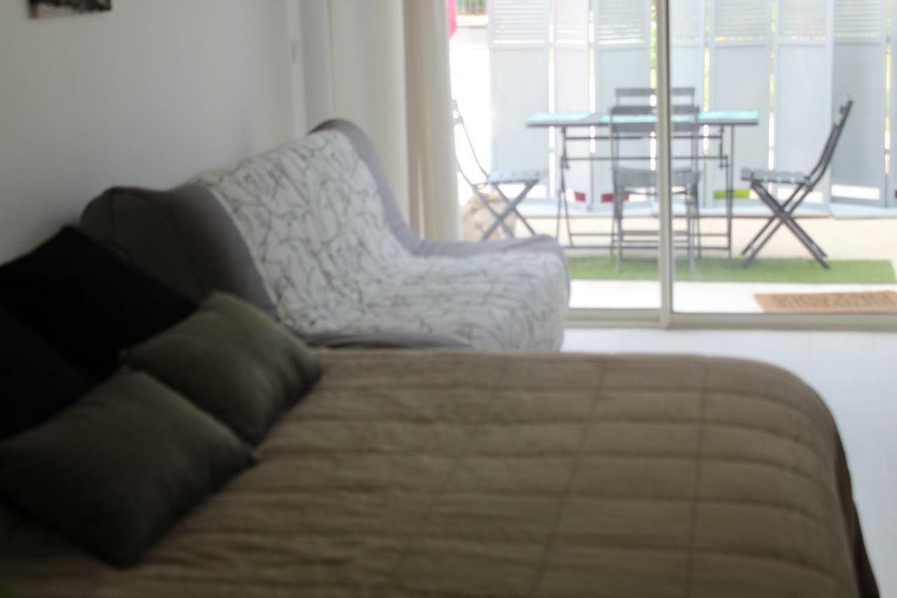 Les Tresors De Lizzie Hotel Coutras Bagian luar foto