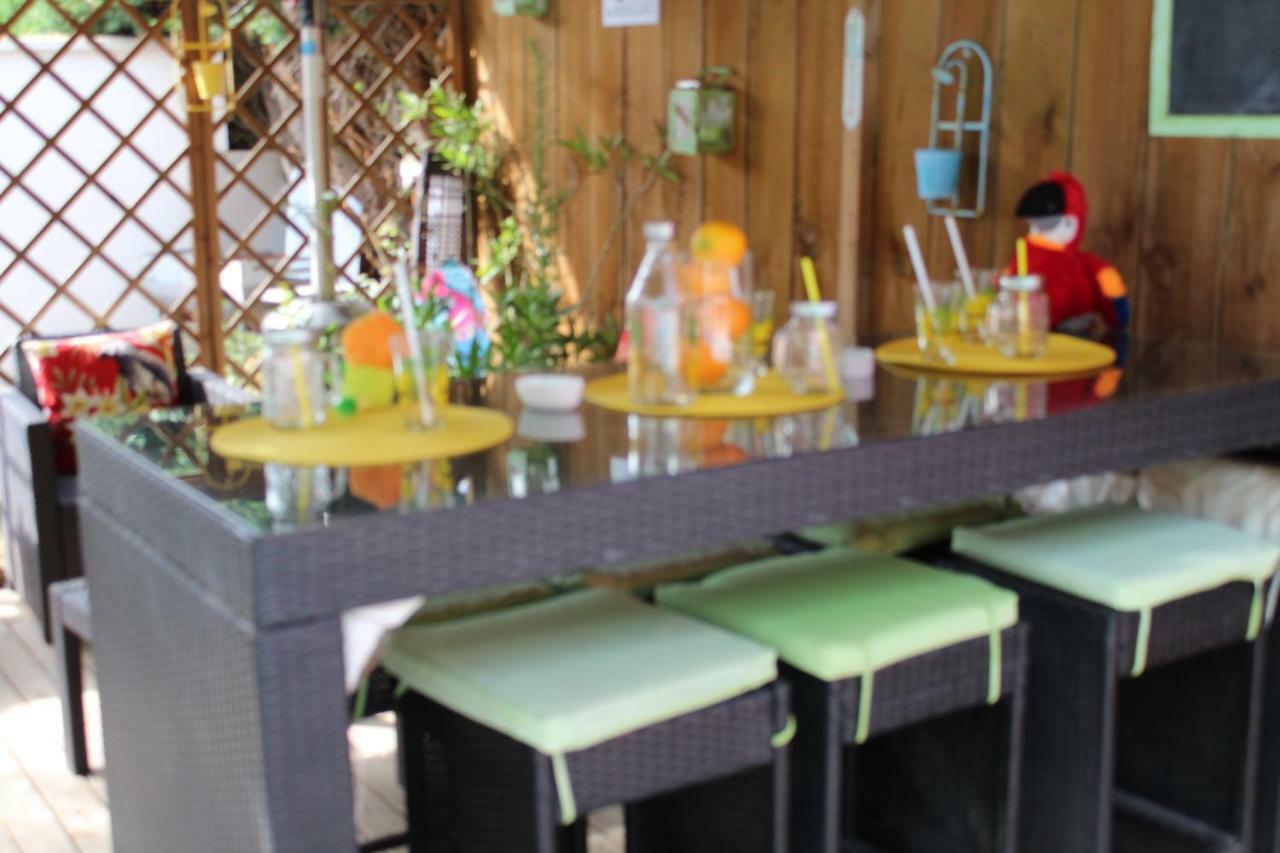 Les Tresors De Lizzie Hotel Coutras Bagian luar foto