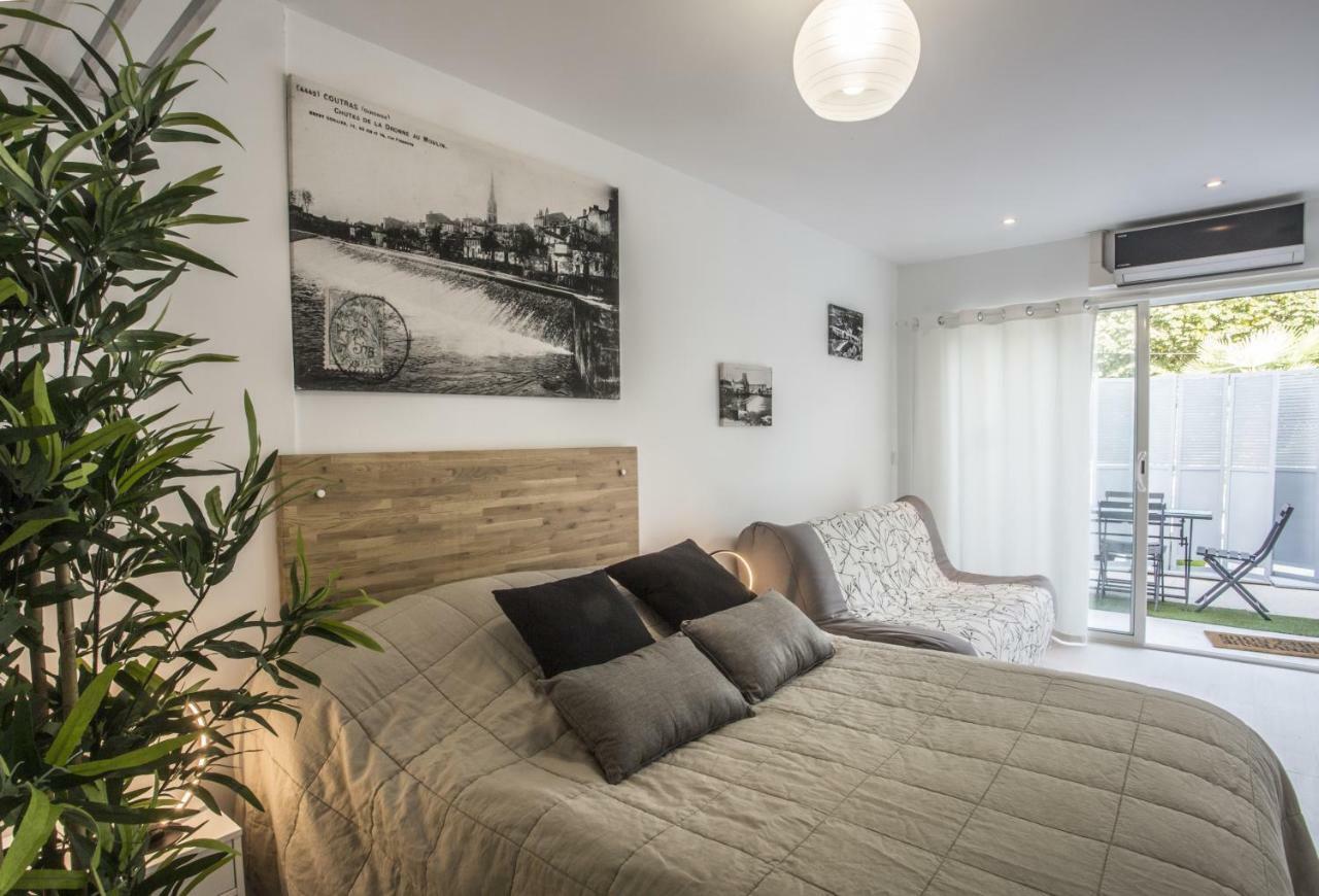Les Tresors De Lizzie Hotel Coutras Bagian luar foto