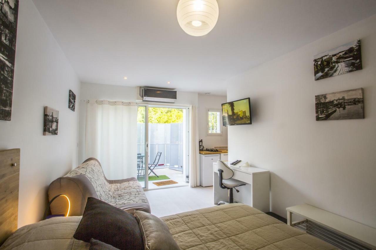 Les Tresors De Lizzie Hotel Coutras Bagian luar foto