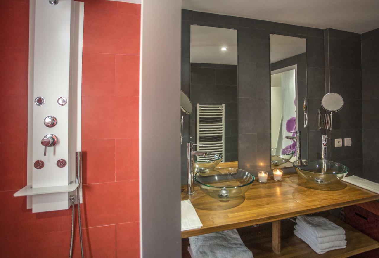 Les Tresors De Lizzie Hotel Coutras Bagian luar foto