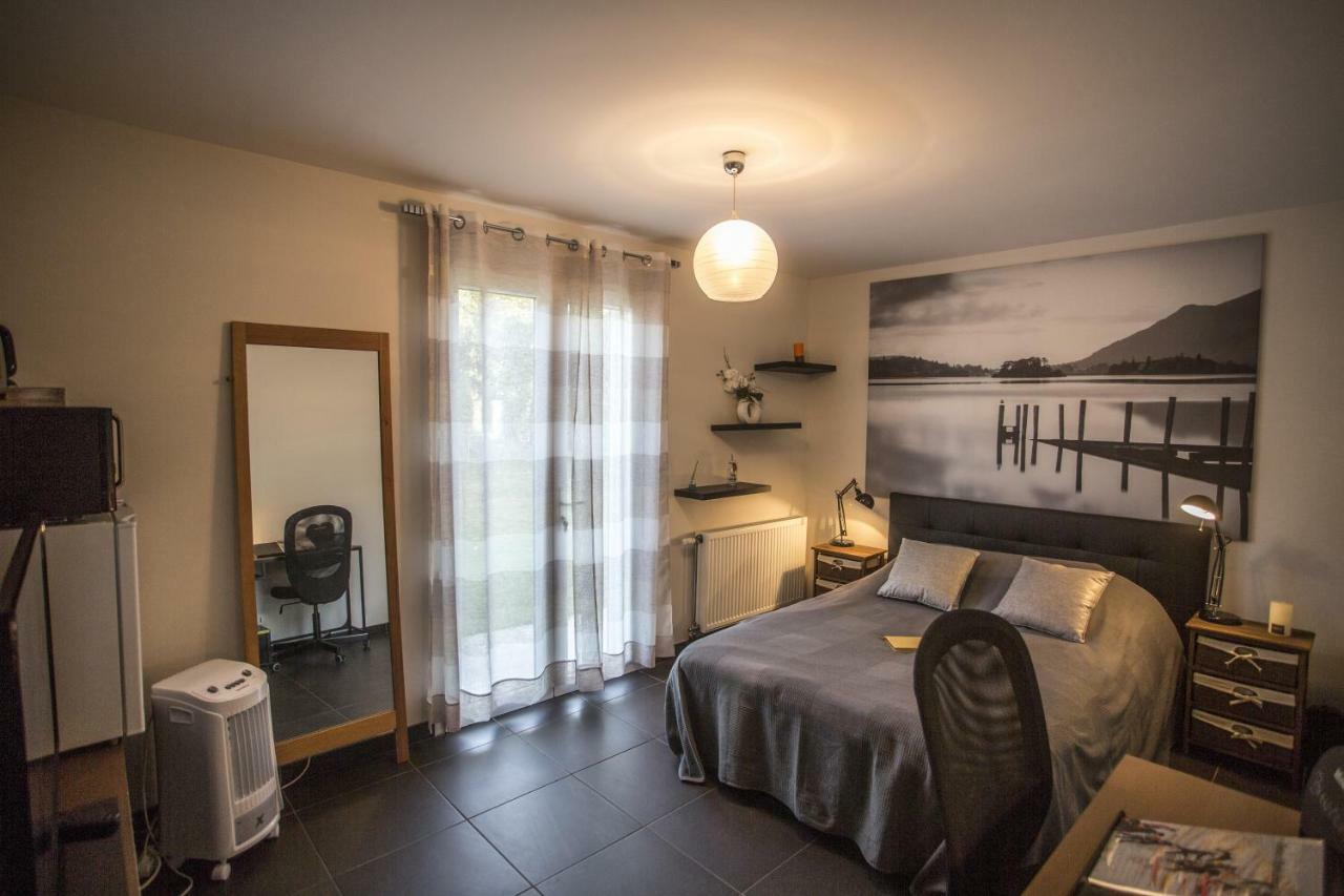 Les Tresors De Lizzie Hotel Coutras Bagian luar foto
