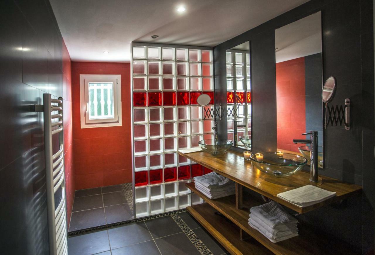 Les Tresors De Lizzie Hotel Coutras Bagian luar foto