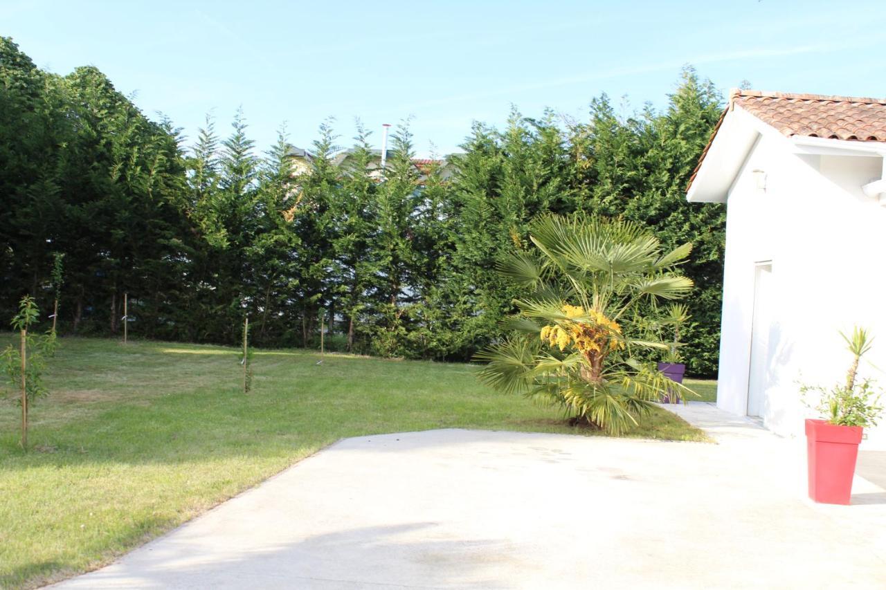 Les Tresors De Lizzie Hotel Coutras Bagian luar foto